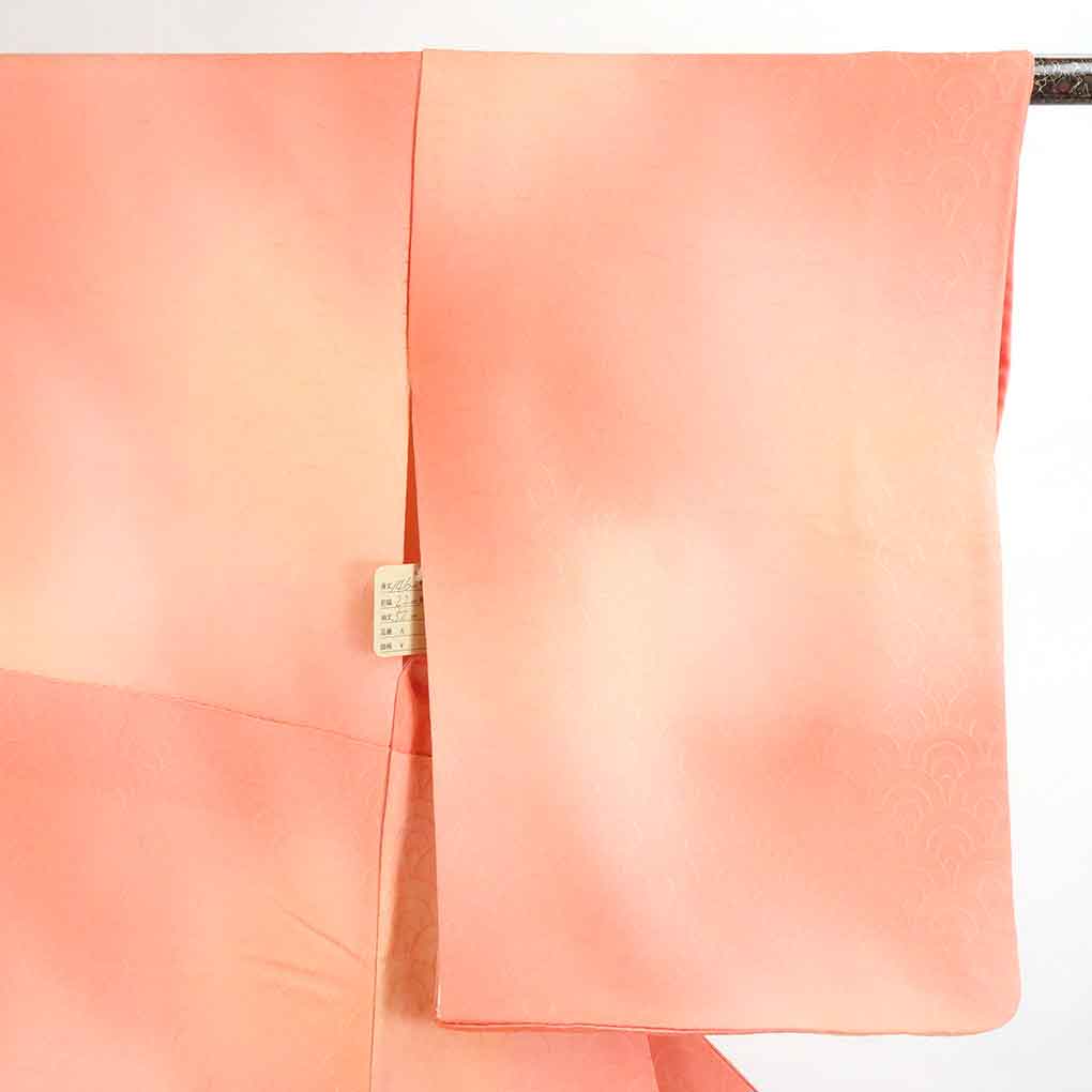 リサイクル 色無地 ピンク地 青海波 一方付 袷 正絹 レディース 秋冬春用 シルク ピンク 裄SSサイズ身丈146cm 裄60cm 前幅22cm 後幅29cm 袖丈52cm【ランクA】