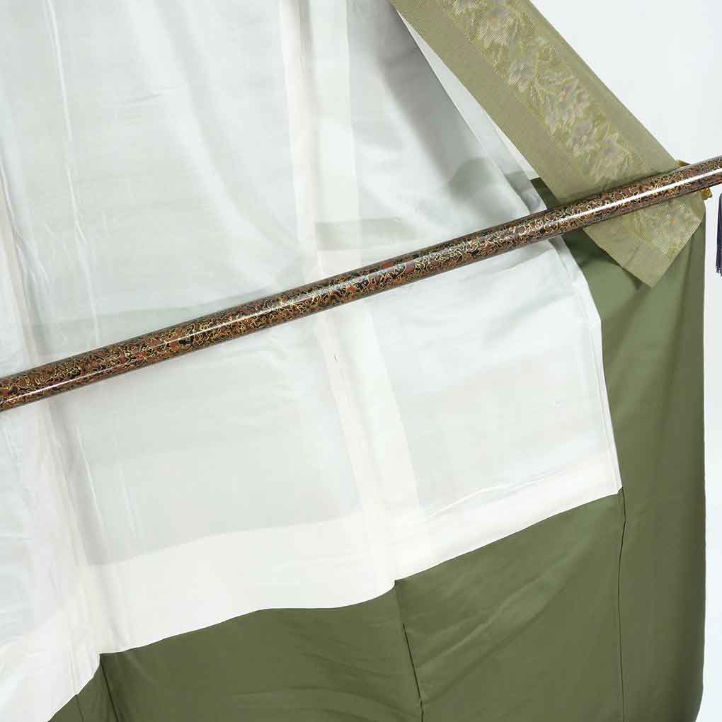 紬 リサイクル着物 身丈169cm 裄68cm 前幅25.5cm 後幅30cm 袖丈49cm 袖幅34cm レディース 袷 花柄 裄長 裄Lサイズ 秋冬春用 正絹(シルク)グリーン トールサイズ 美品 大島紬 リメイク リユース【ランクA】