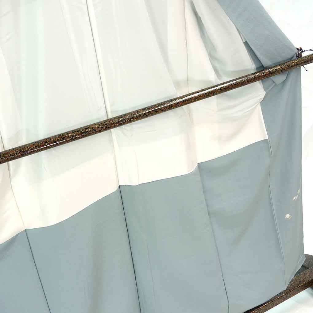 訪問着 リサイクル着物 身丈158cm 裄64cm 前幅24cm 後幅30cm 袖丈49cm 袖幅33cm レディース 袷 童 裄Mサイズ 秋冬春用 正絹（シルク）ブルー 未使用品 リメイク リユース【ランクS】