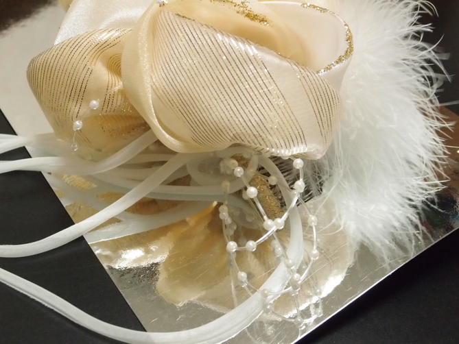 髪飾り・白×薄黄色花　／簪 髪かざり 髪留め 髪どめ 振袖用 ふりそで ヘアアクセサリー フラワーコーム【新品】