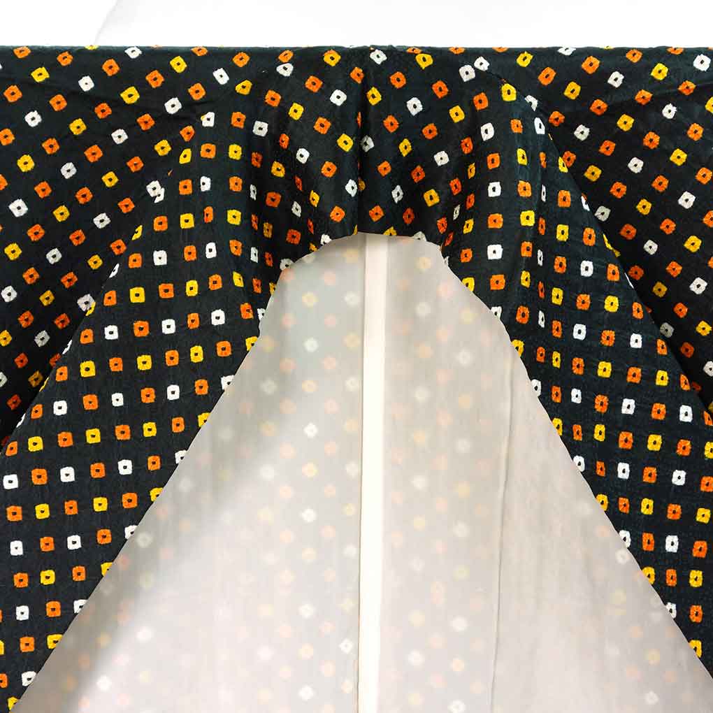 小紋 リサイクル着物 身丈168cm 裄66cm 前幅23cm 後幅30cm 袖丈49cm 袖幅33cm レディース 袷 絞り 裄長 裄M-Lサイズ 秋冬春用 正絹（シルク）ブラック トールサイズ 未使用品 リメイク リユース【ランクS】
