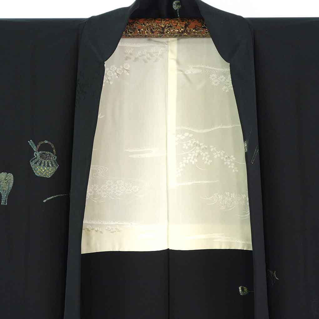 羽織 リサイクル着物 羽織丈74cm 裄63cm 袖丈43cm 袖幅32.5cm レディース 袷 縫取り 裄Mサイズ 秋冬春用 正絹（シルク）ブラック 美品 リメイク リユース【ランクA】