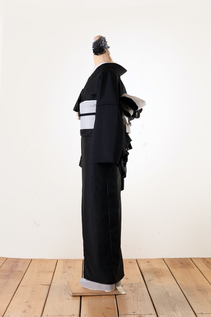 片袖フリル着物（ブラックシャンタン）　SAK-KMKF20211126