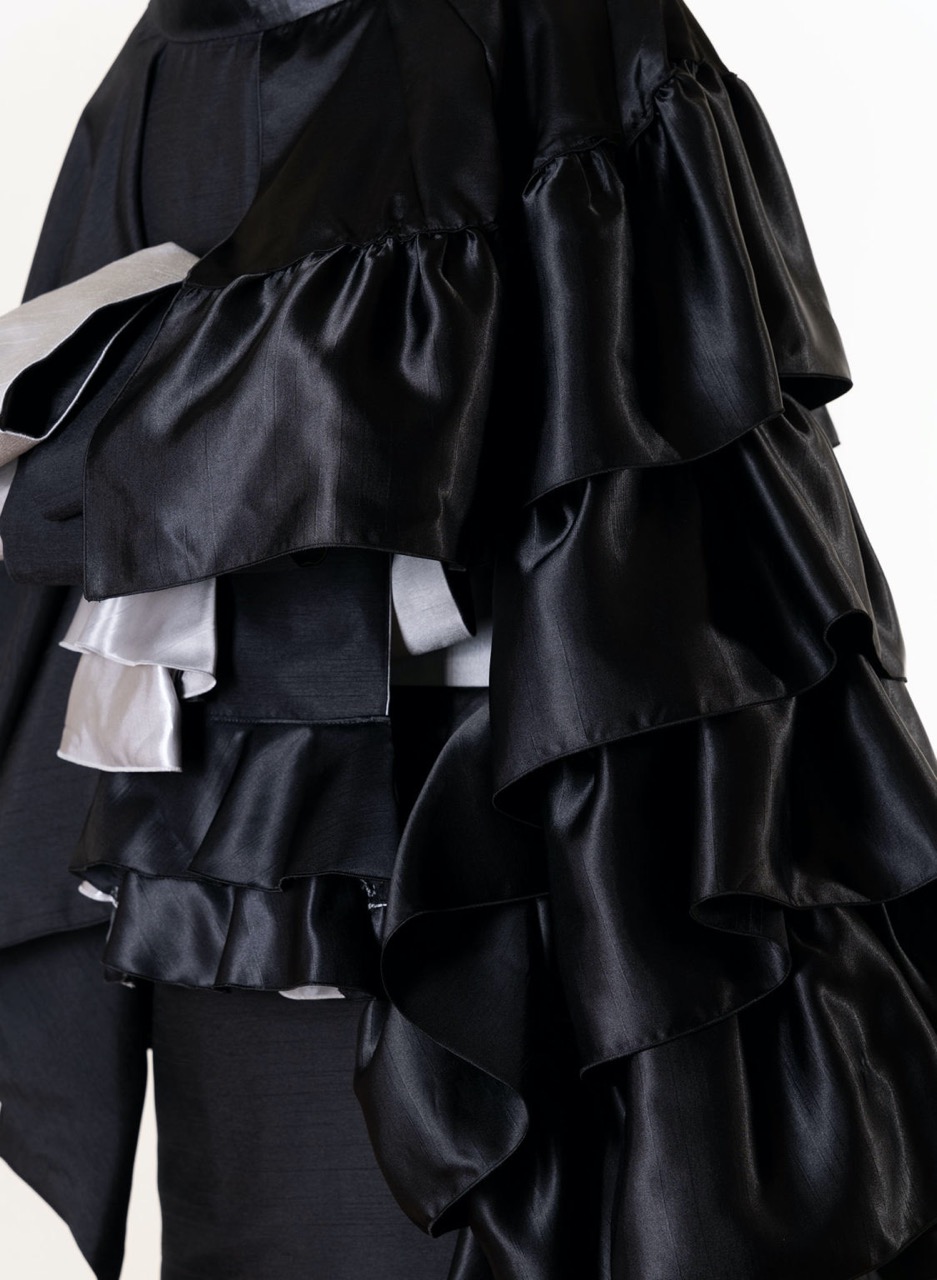 片袖フリル着物（ブラックシャンタン）　SAK-KMKF20211126