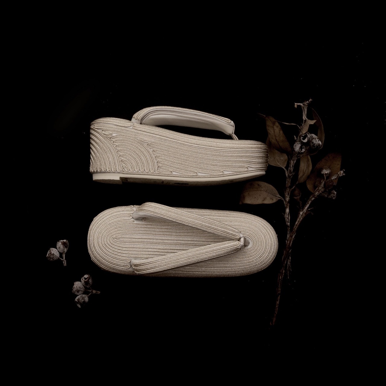 コード刺繍草履(プラチナ)　SAK- ks-09-m-pl