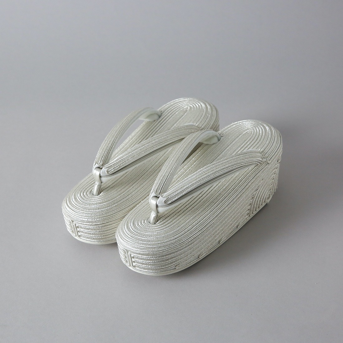 コード刺繍草履(プラチナ)　SAK- ks-09-m-pl
