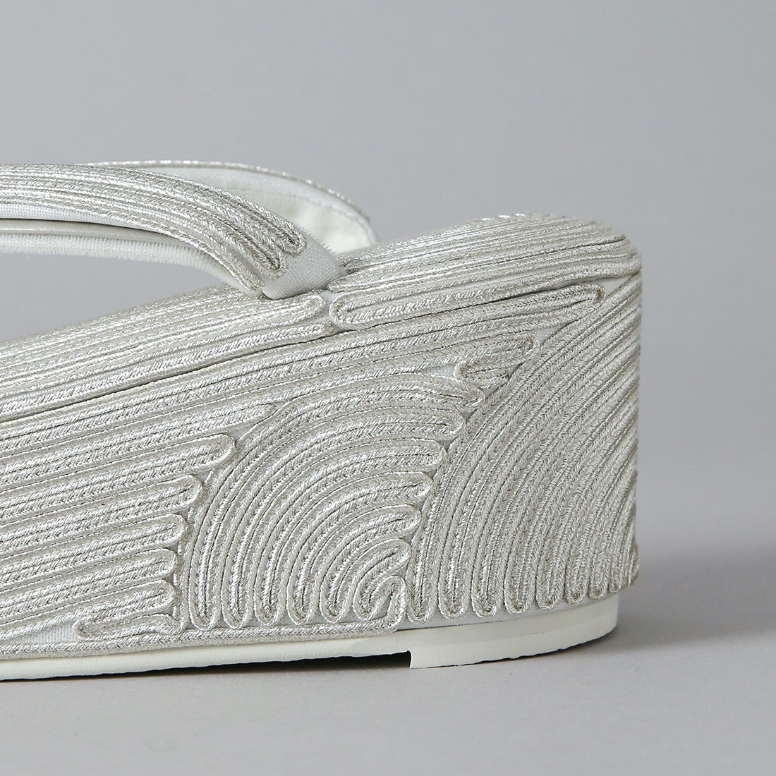 コード刺繍草履(プラチナ)　SAK- ks-09-m-pl