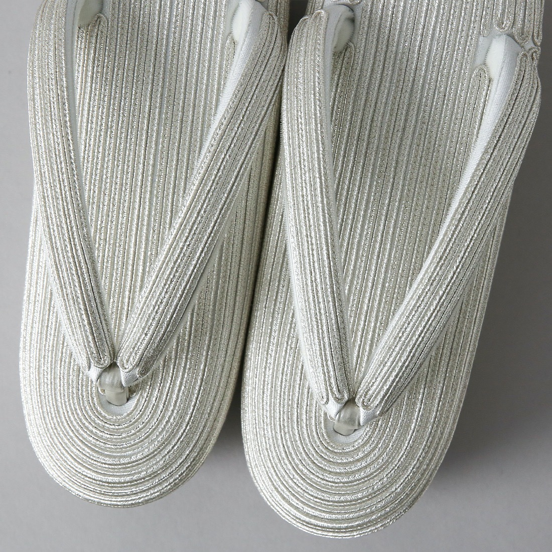 コード刺繍草履(プラチナ)　SAK- ks-09-m-pl
