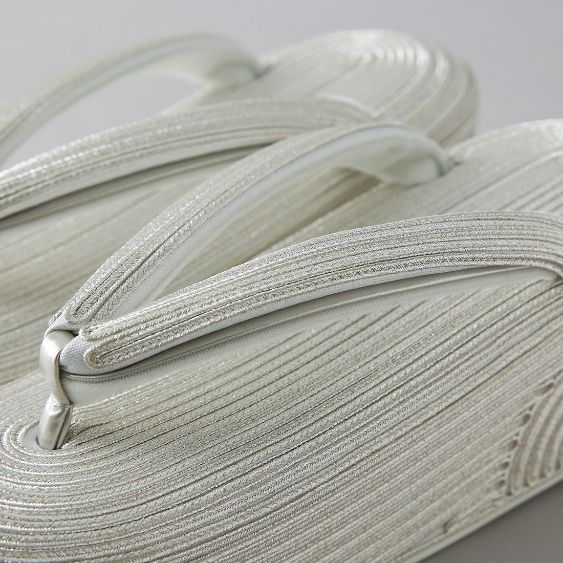 コード刺繍草履(プラチナ)　SAK- ks-09-m-pl