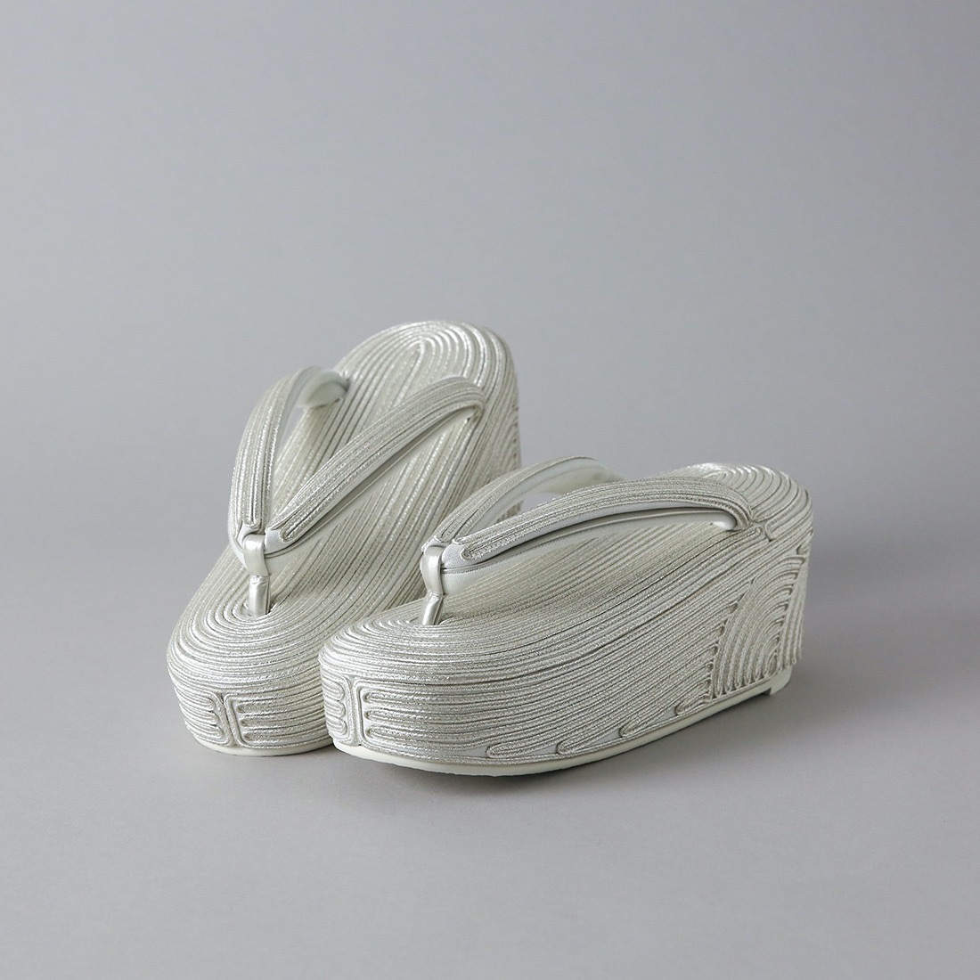 コード刺繍草履(プラチナ)　SAK- ks-09-m-pl