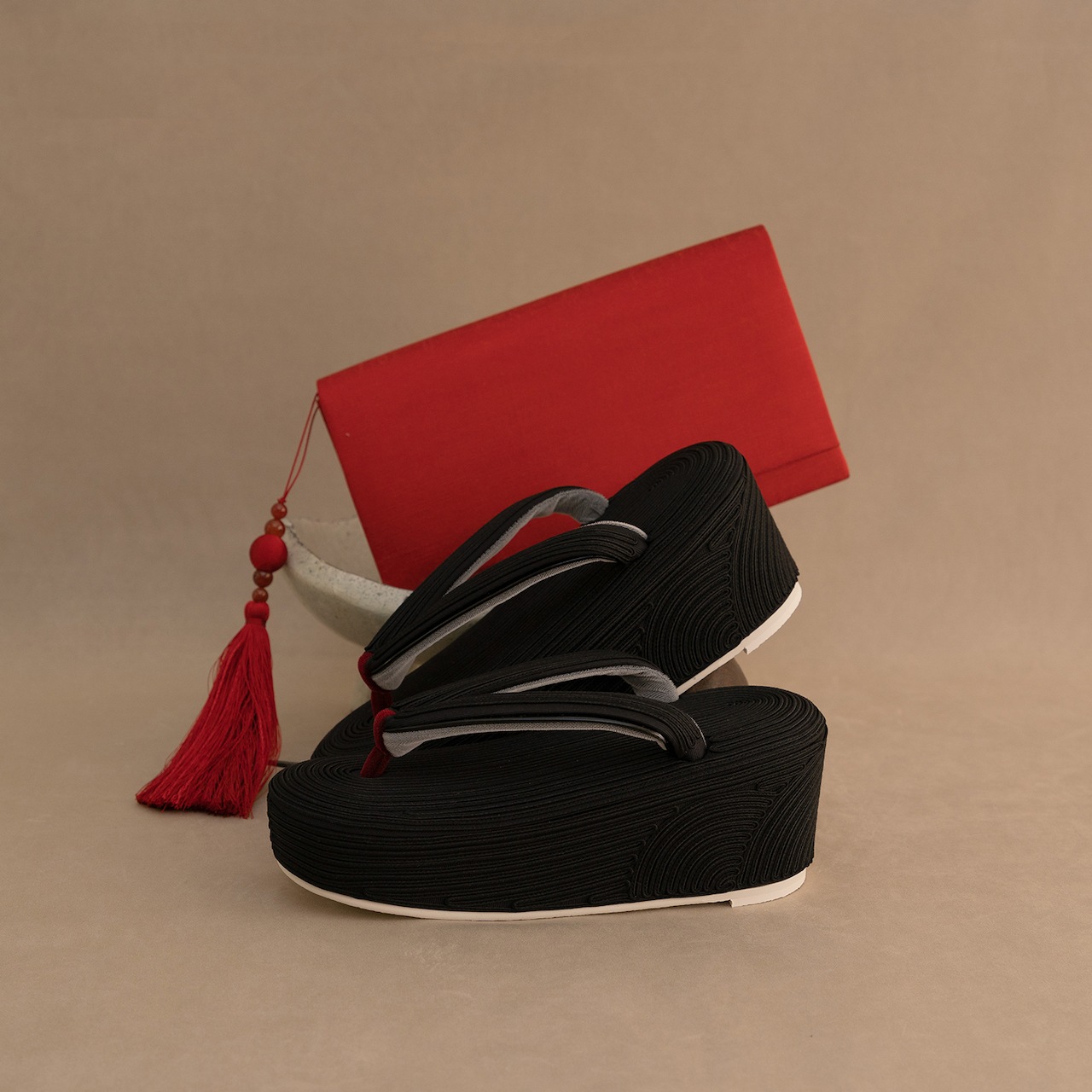 コード刺繍草履(ブラック) SAK-ks-01-1