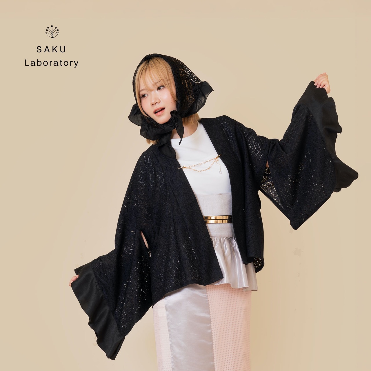 SAK-KMCFT20250611　クロス着物　フリルトップス（波レース・ブラック）　