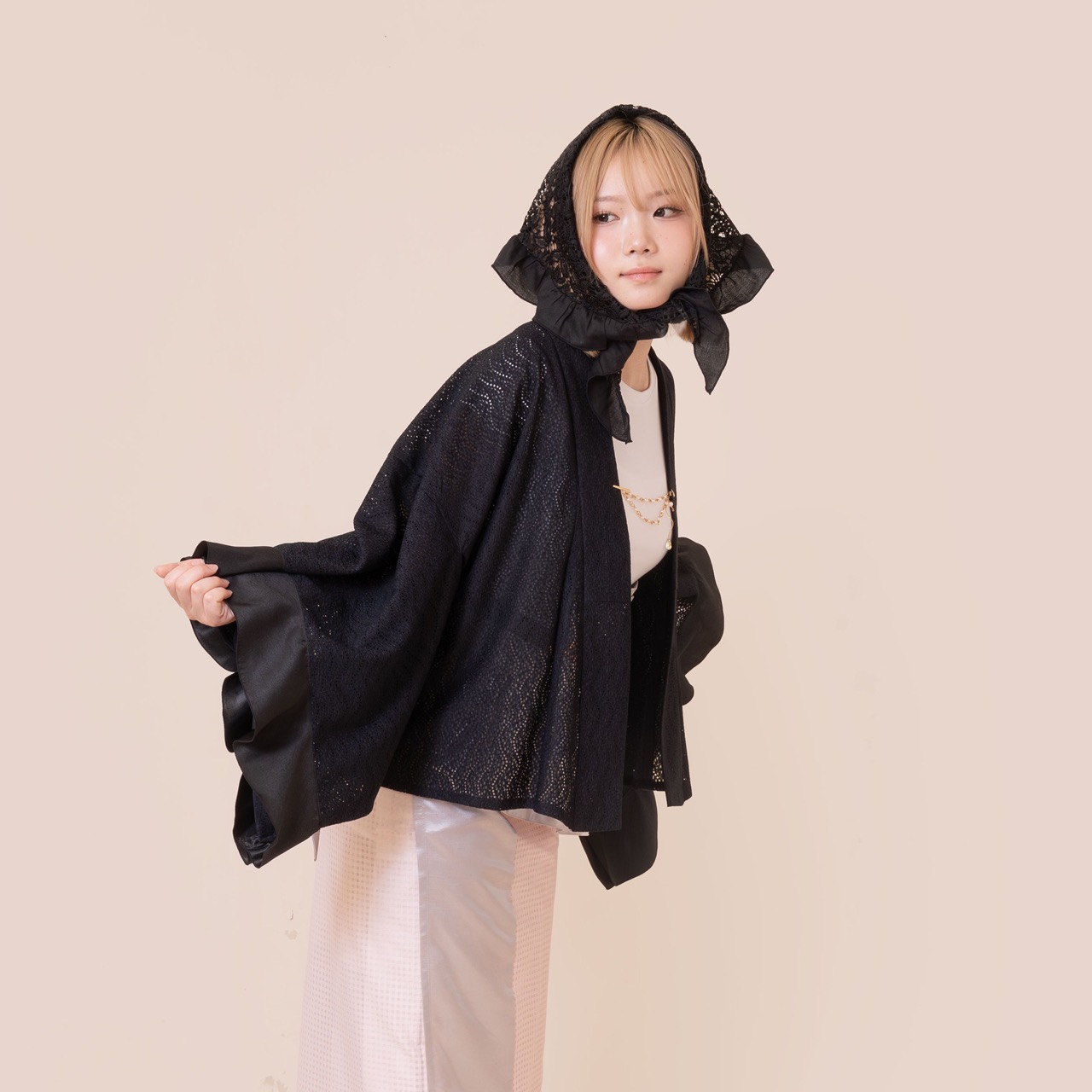 SAK-KMCFT20250611　クロス着物　フリルトップス（波レース・ブラック）　