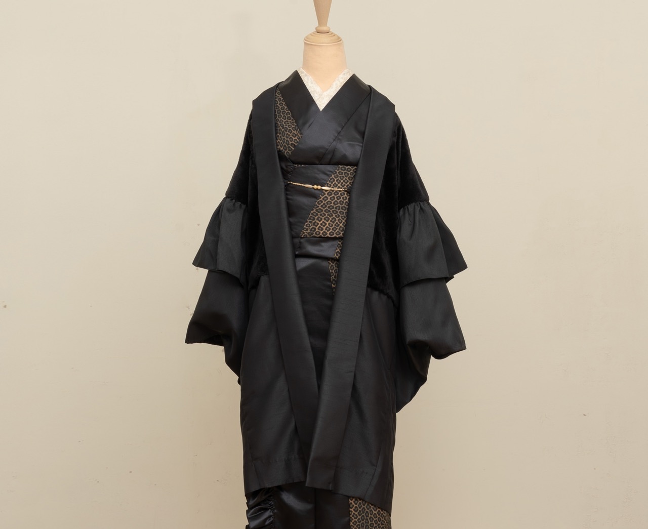 ボアフリル羽織コート（シャンタン・ブラック）SAK-FHAC 20251225