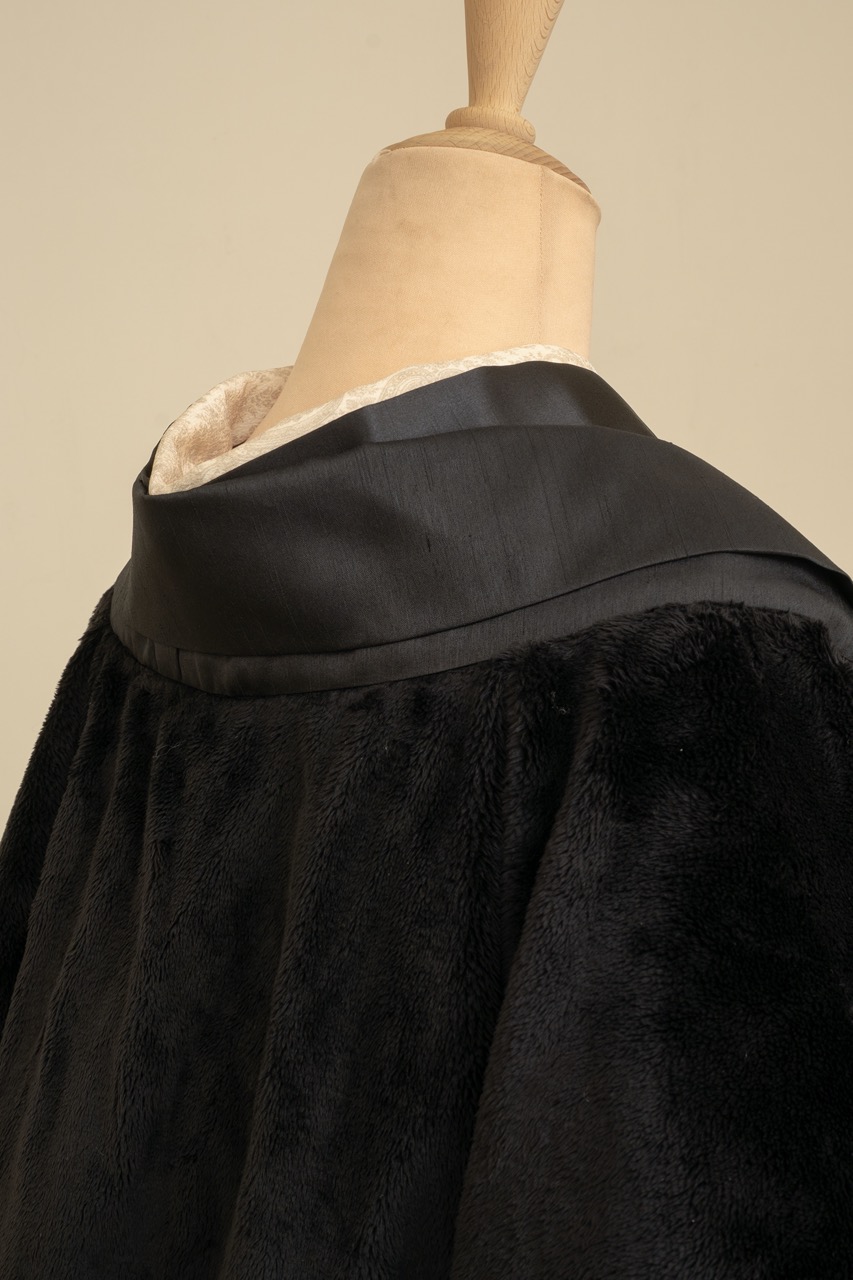 ボアフリル羽織コート（シャンタン・ブラック）SAK-FHAC 20251225