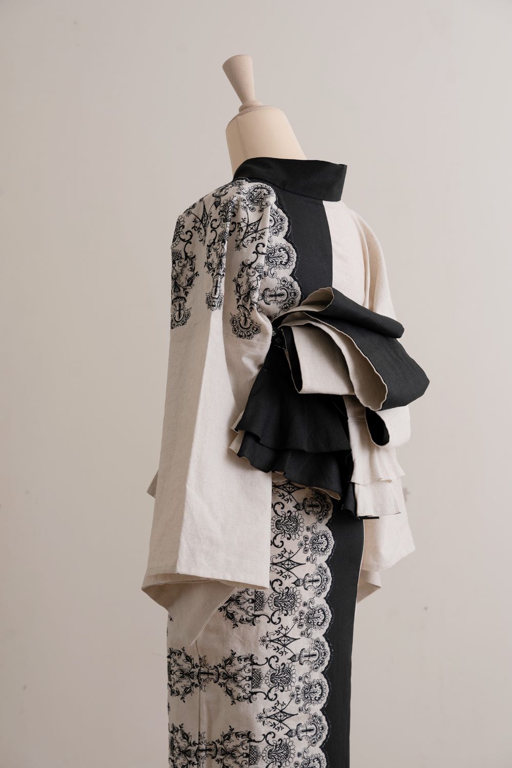 半幅帯　フリル（アイボリー×ブラック）　sSAK-HNOF200528　即納品