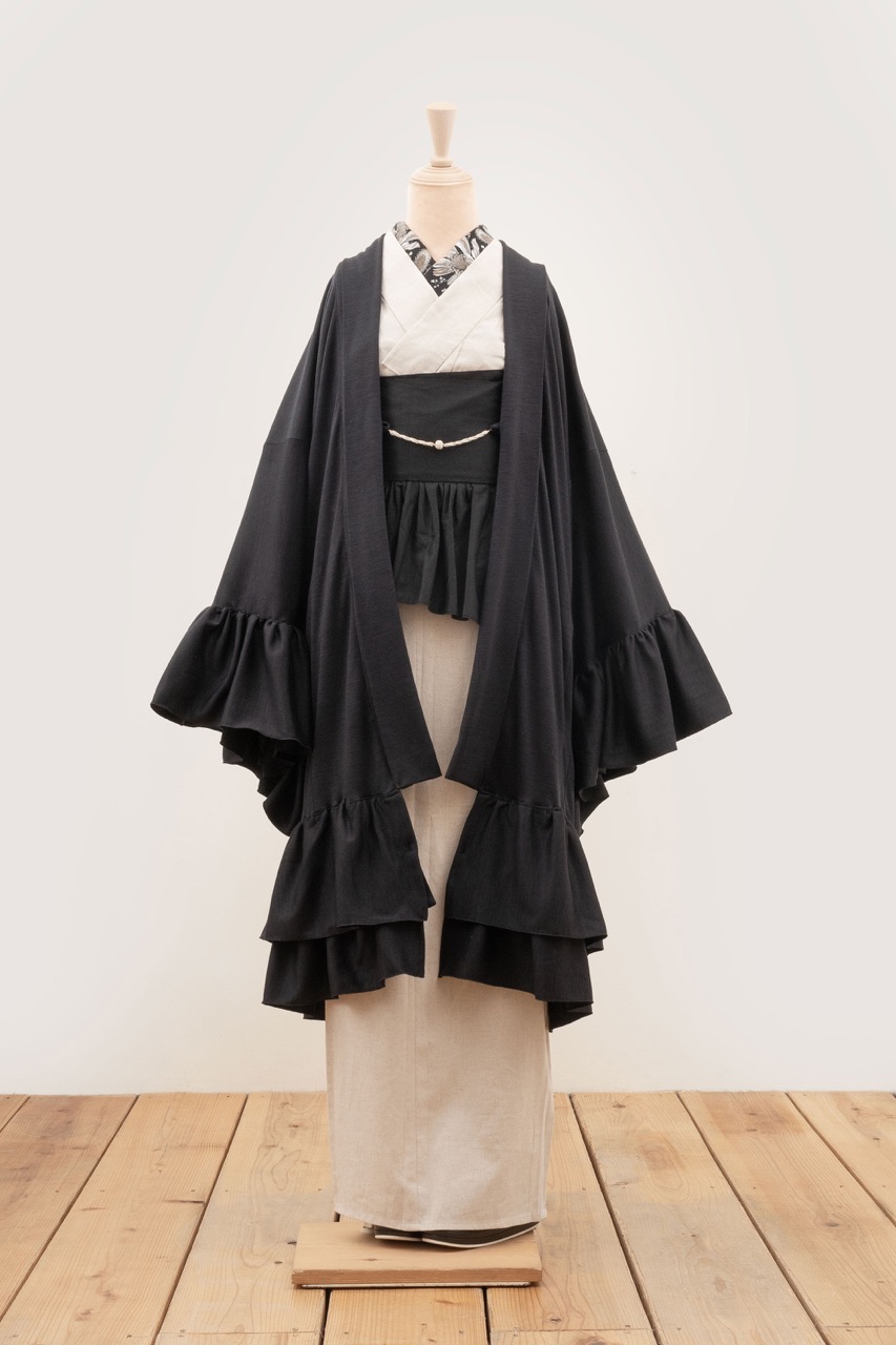 ニットフリル羽織ロング（チャコール）SAK-FHANL 241125