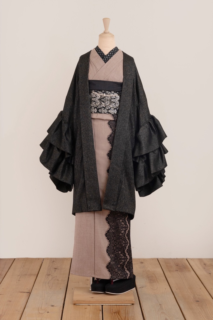 フリル羽織コート(ヘリンボン・ブラック)SAK-FHAC 20241211