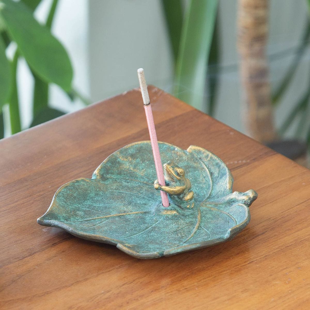 現代作家作　菊花文刻　青瓷　青磁　大香炉　花入れ　花器　口径約19.5cm　灰付 現代作家作 菊花文刻 青瓷 青磁 大香炉 花入れ 花器 口径約19.5