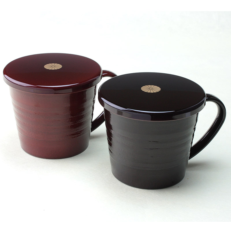 叙勲褒章叙位の記念品と額縁 菊紋入 会津春慶塗 蓋付マグカップ