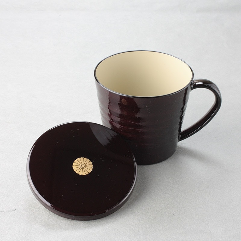 叙勲褒章叙位の記念品と額縁 菊紋入 会津春慶塗 蓋付マグカップ