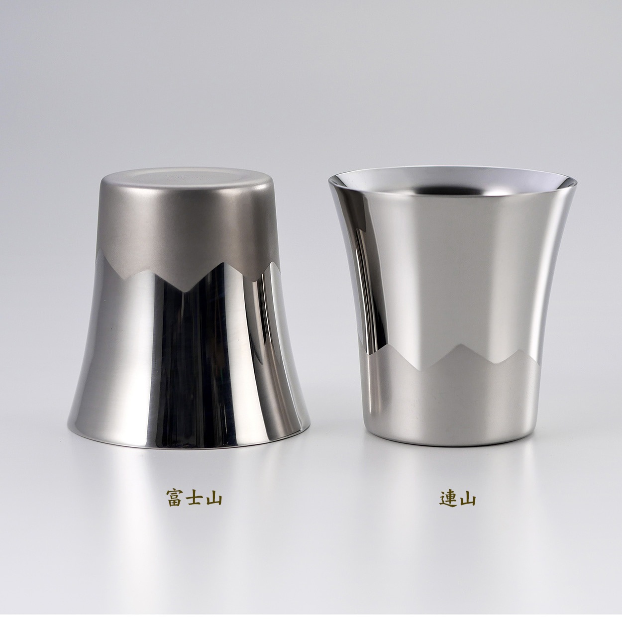 ＫＶ日本の勲章/徽章＊船員の肩章＊ペア（ジャンク品） 海上自衛隊潜水艦き章 カフスセット