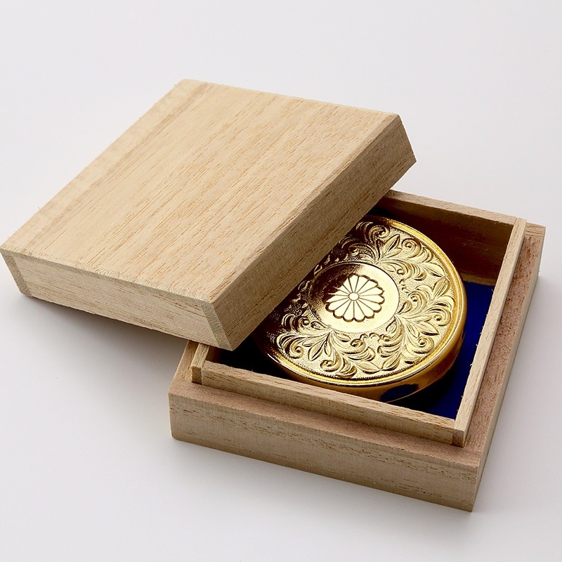 朱肉池 一重菊 5.0cm｜美術工芸鑑 叙勲・褒章・叙位叙勲 受章記念品の