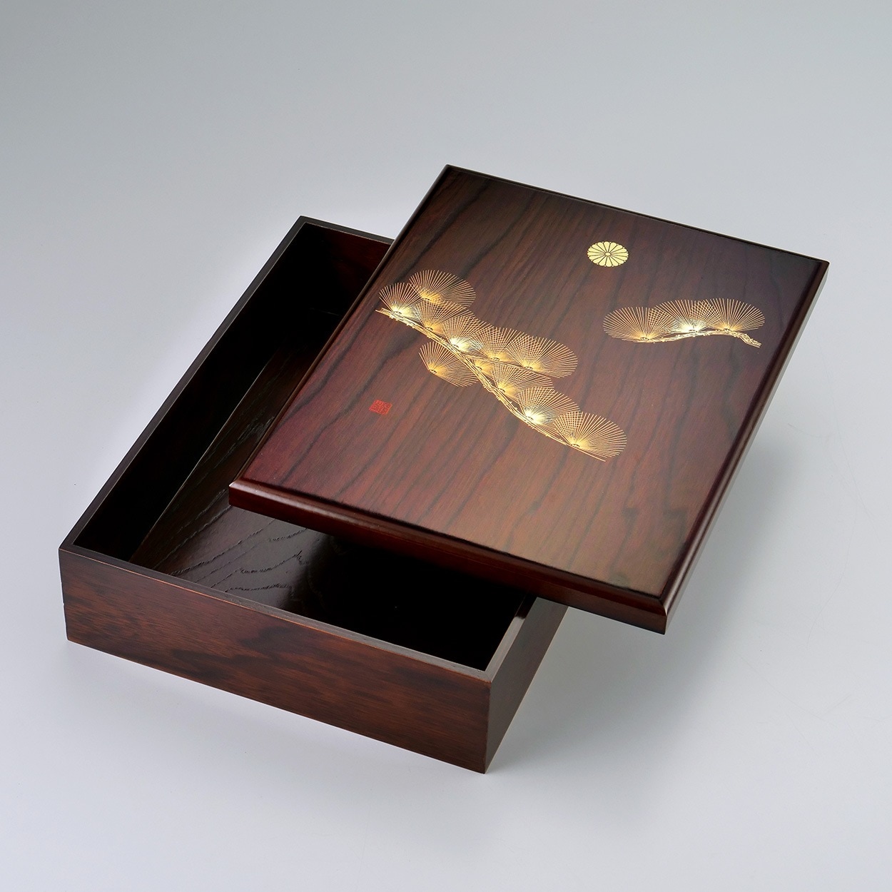 叙勲褒章叙位の記念品と額縁 菊紋入 木製文庫 蒔絵若松 | すべての商品