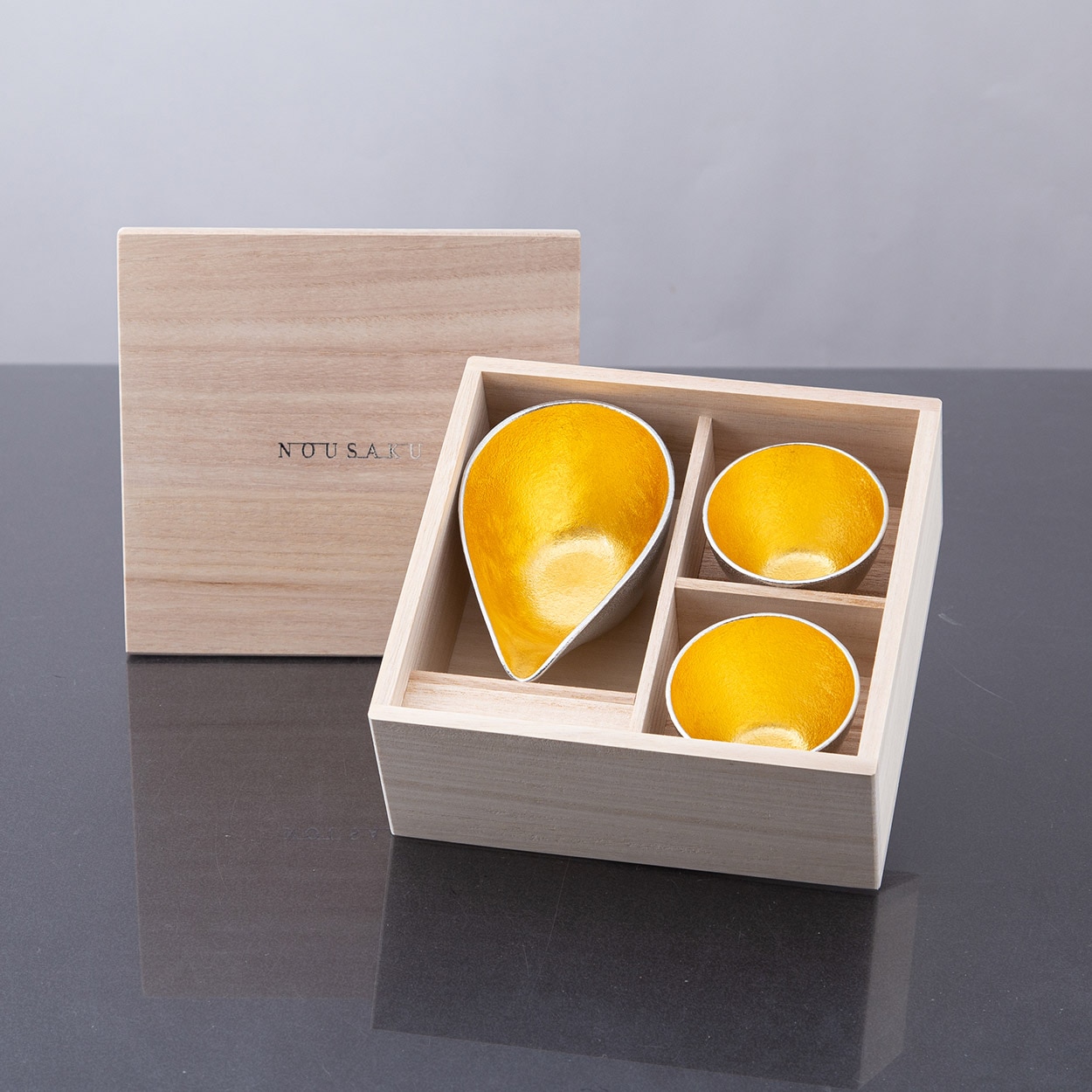 菊の御紋 叙勲記念品 叙勲額 叙勲用額縁 額縁 フレーム 菊の