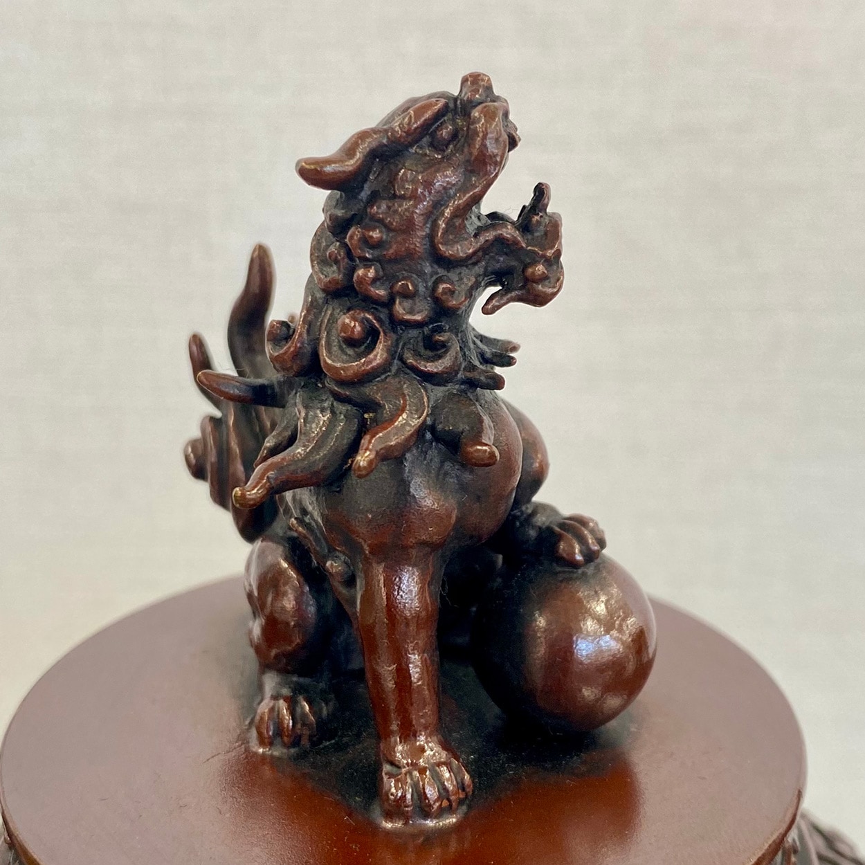 叙勲褒章叙位の記念品と額縁 『受章者様へのお祝い品』青銅製香炉 長足