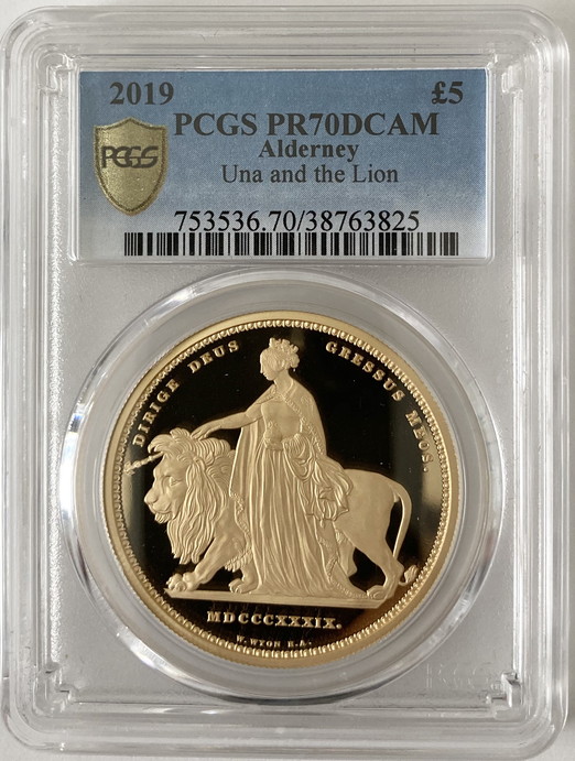 イギリスの王室属領オルダニー島エリザベス II 2019年5ポンドプルーフ金貨ウナとライオンPCGS PR70 DCAM-38763825