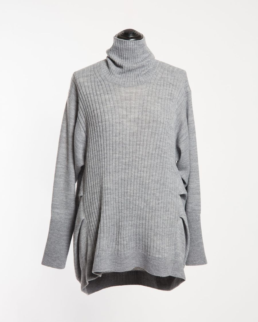 ハイネックニットプルオーバー