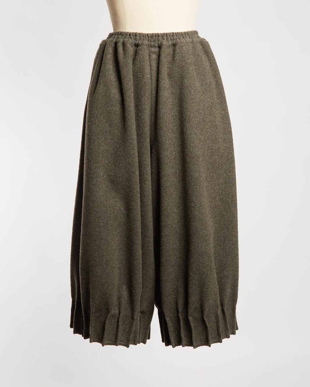 ヘムタックパンツ