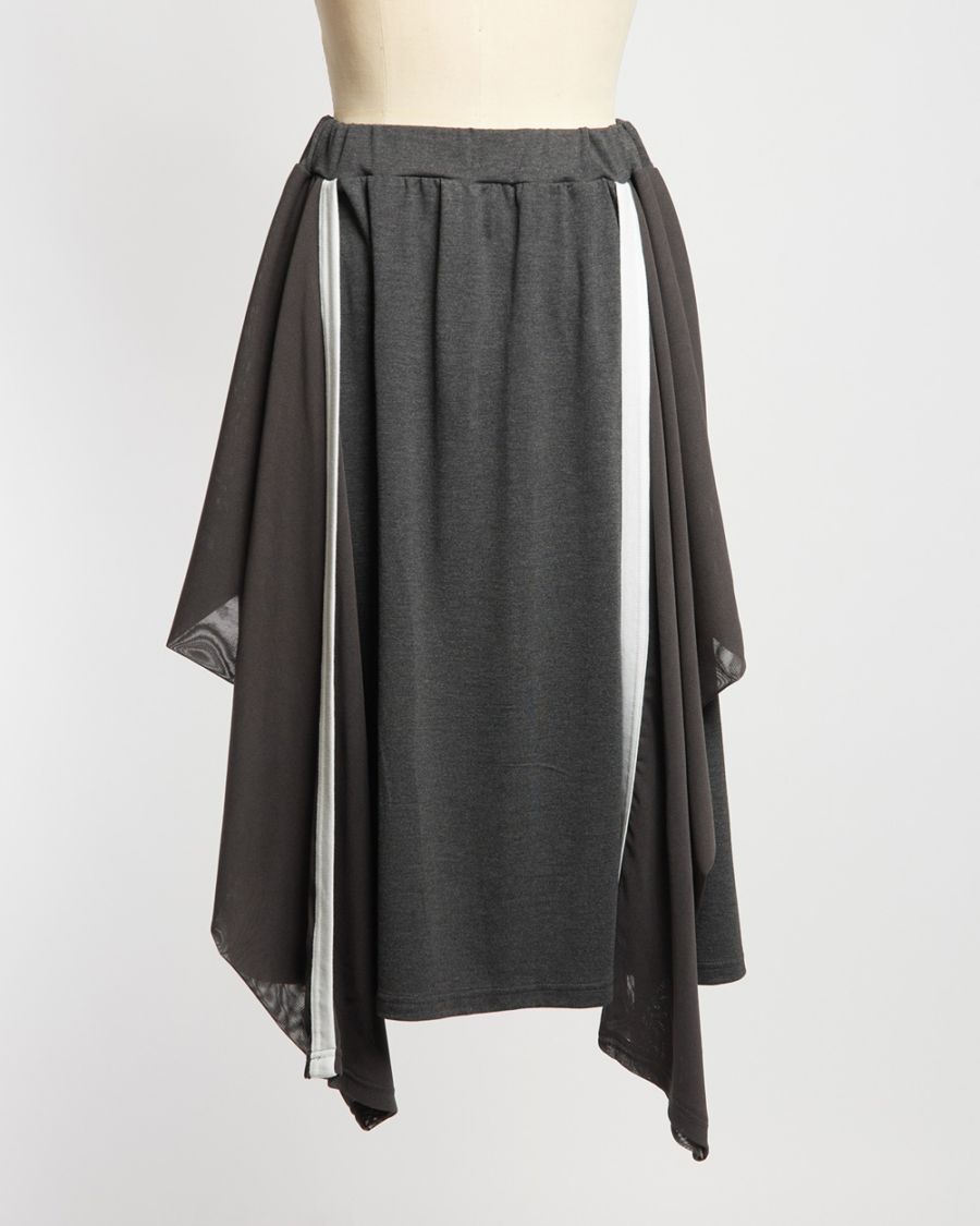 ポンチフリルスカート