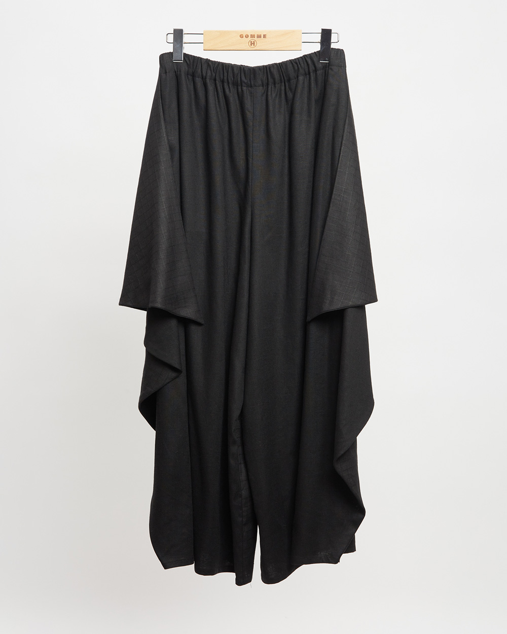 ハンカチリネンパンツ