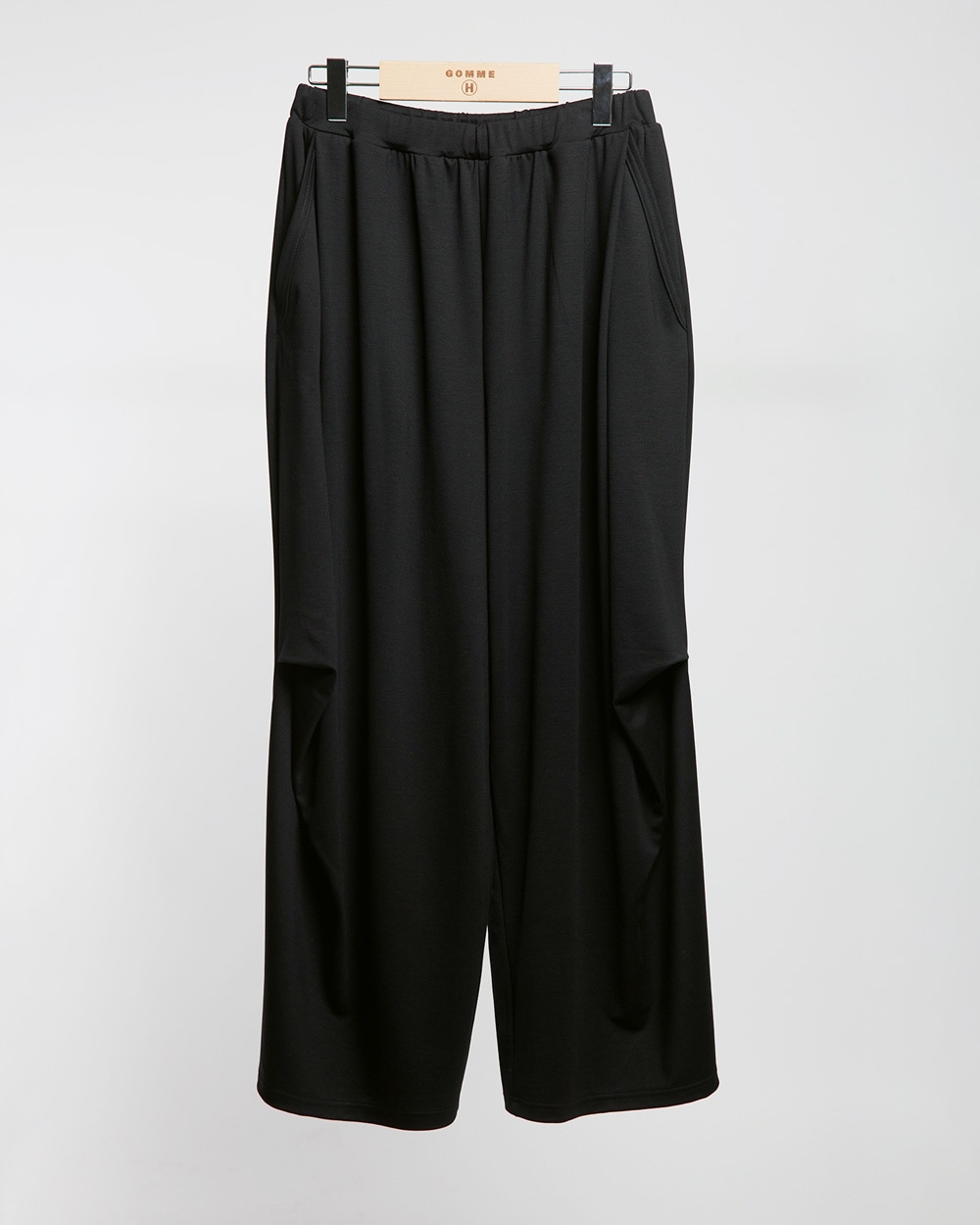 サイドタックポンチパンツ