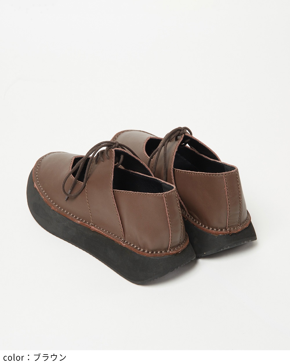 レースアップシューズ