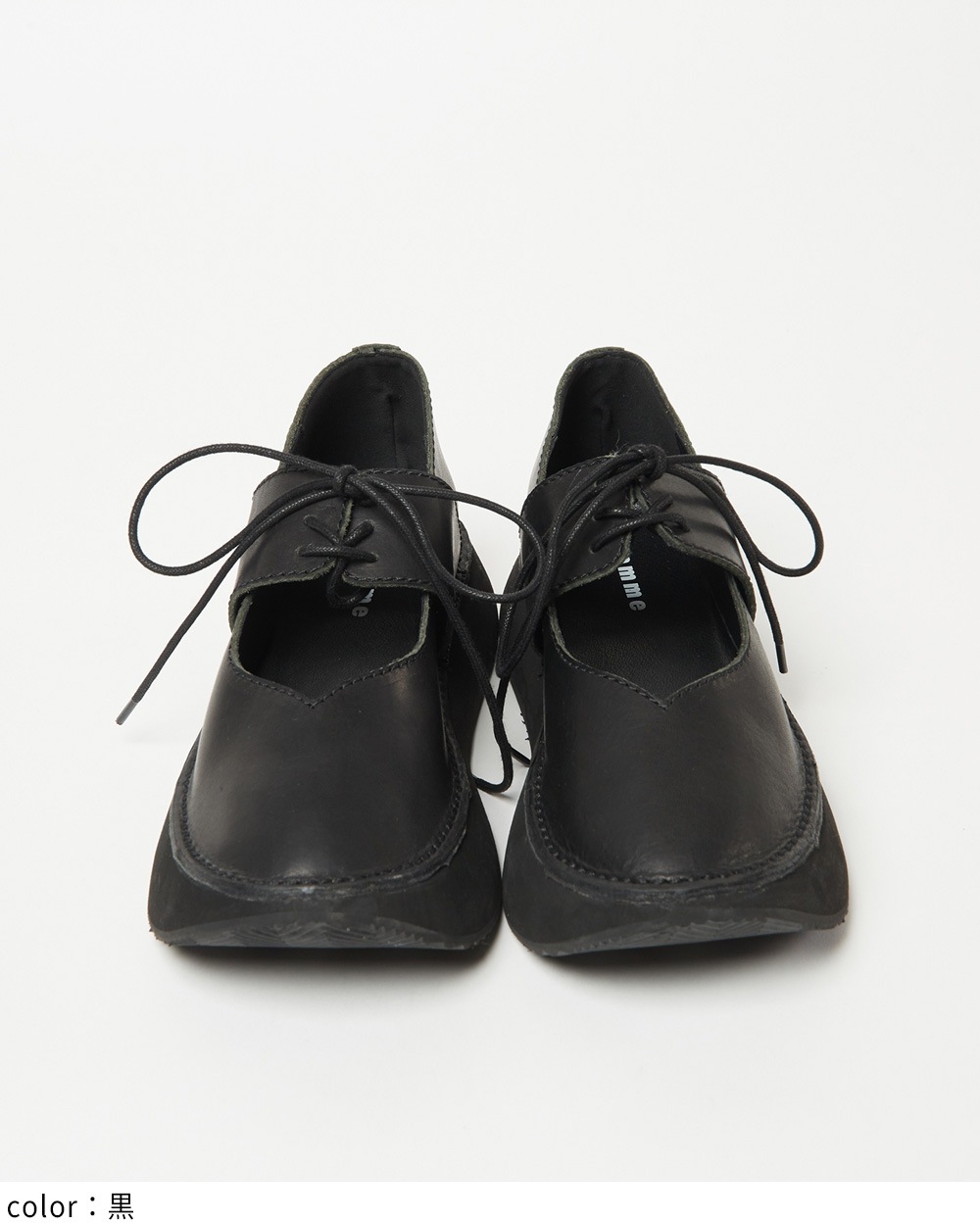 レースアップシューズ