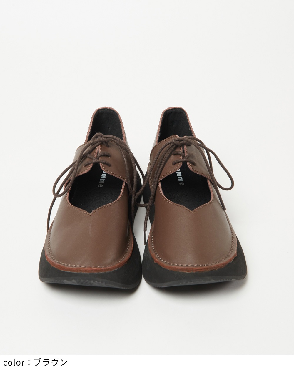 レースアップシューズ