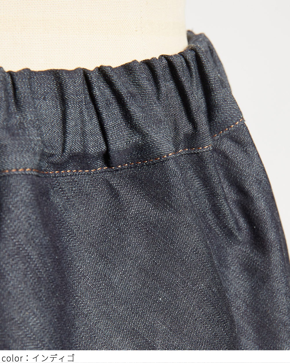 タックプリーツデニムパンツ