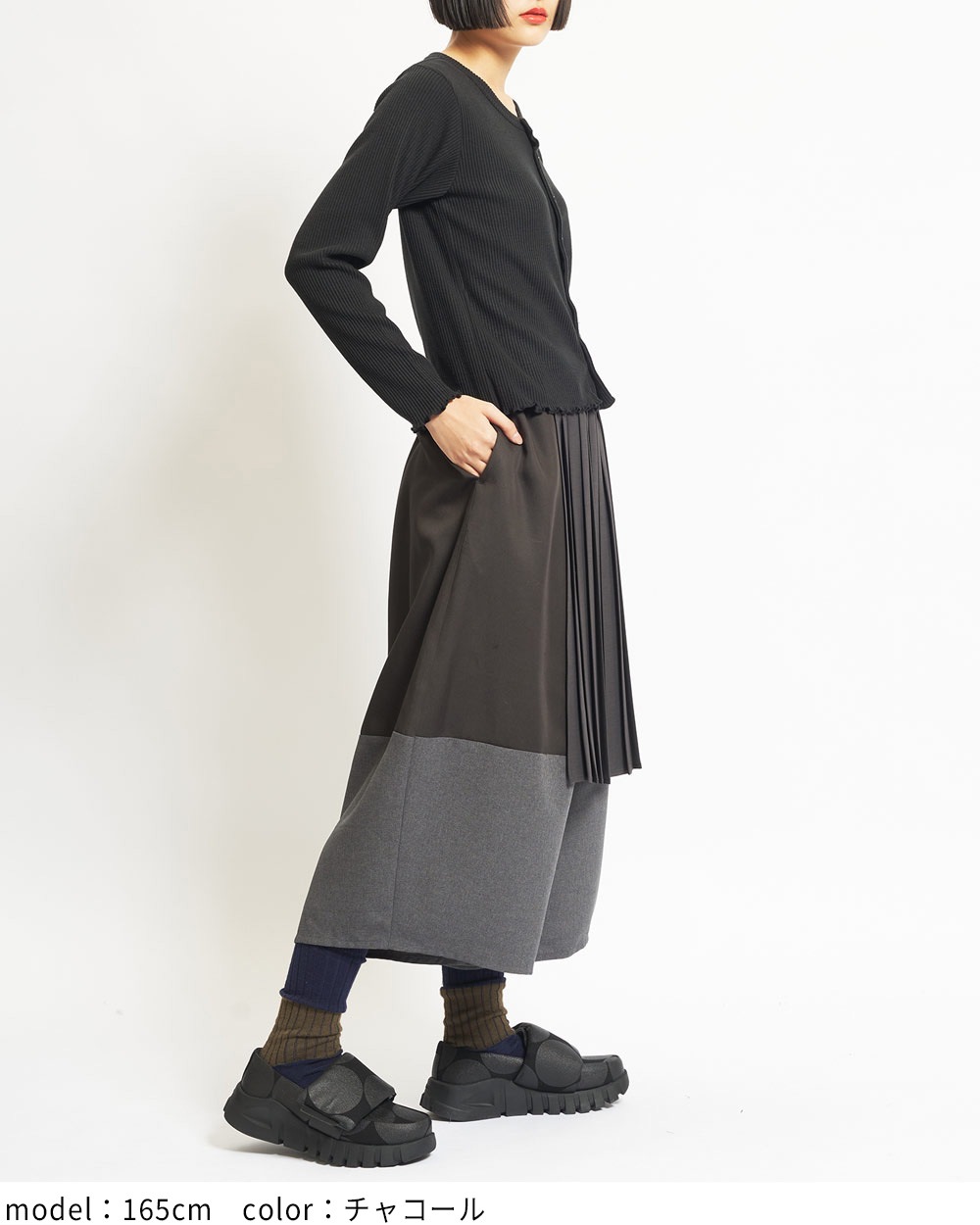 プリーツツイルパンツ