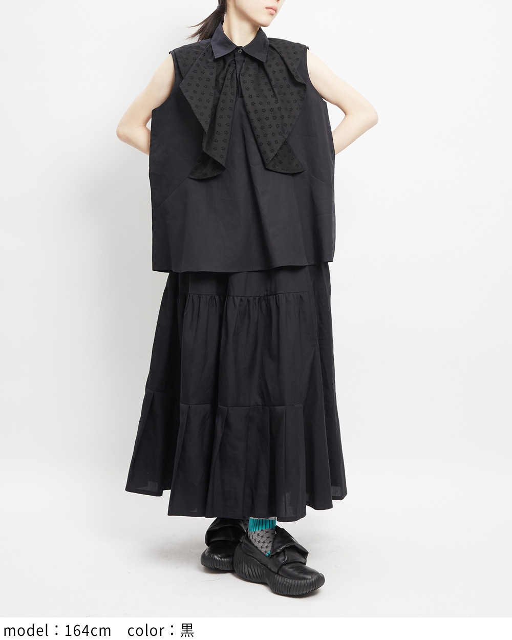 ラッフルブラウス