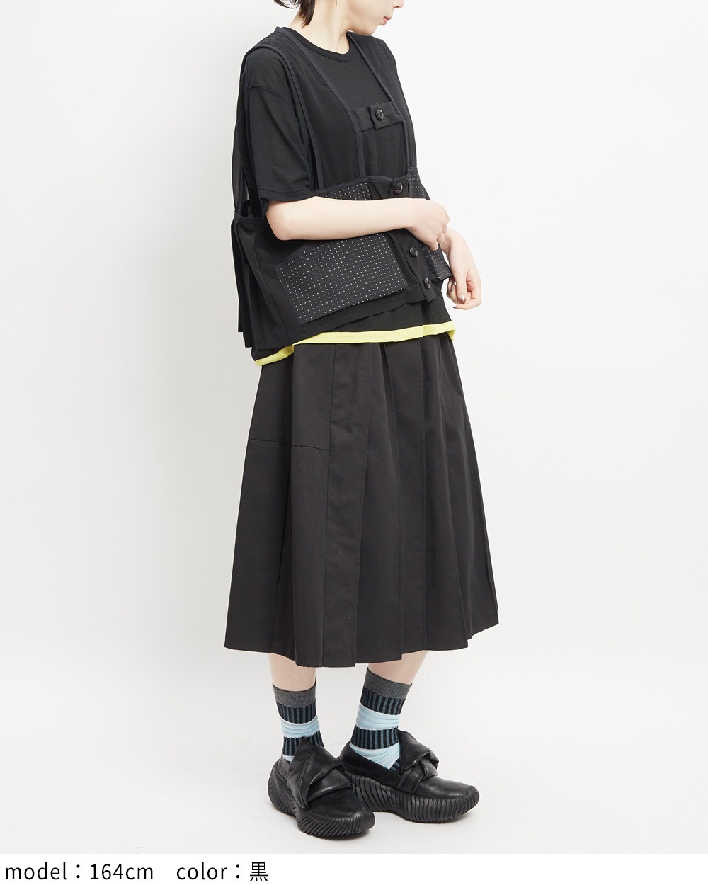 バックプリーツベスト