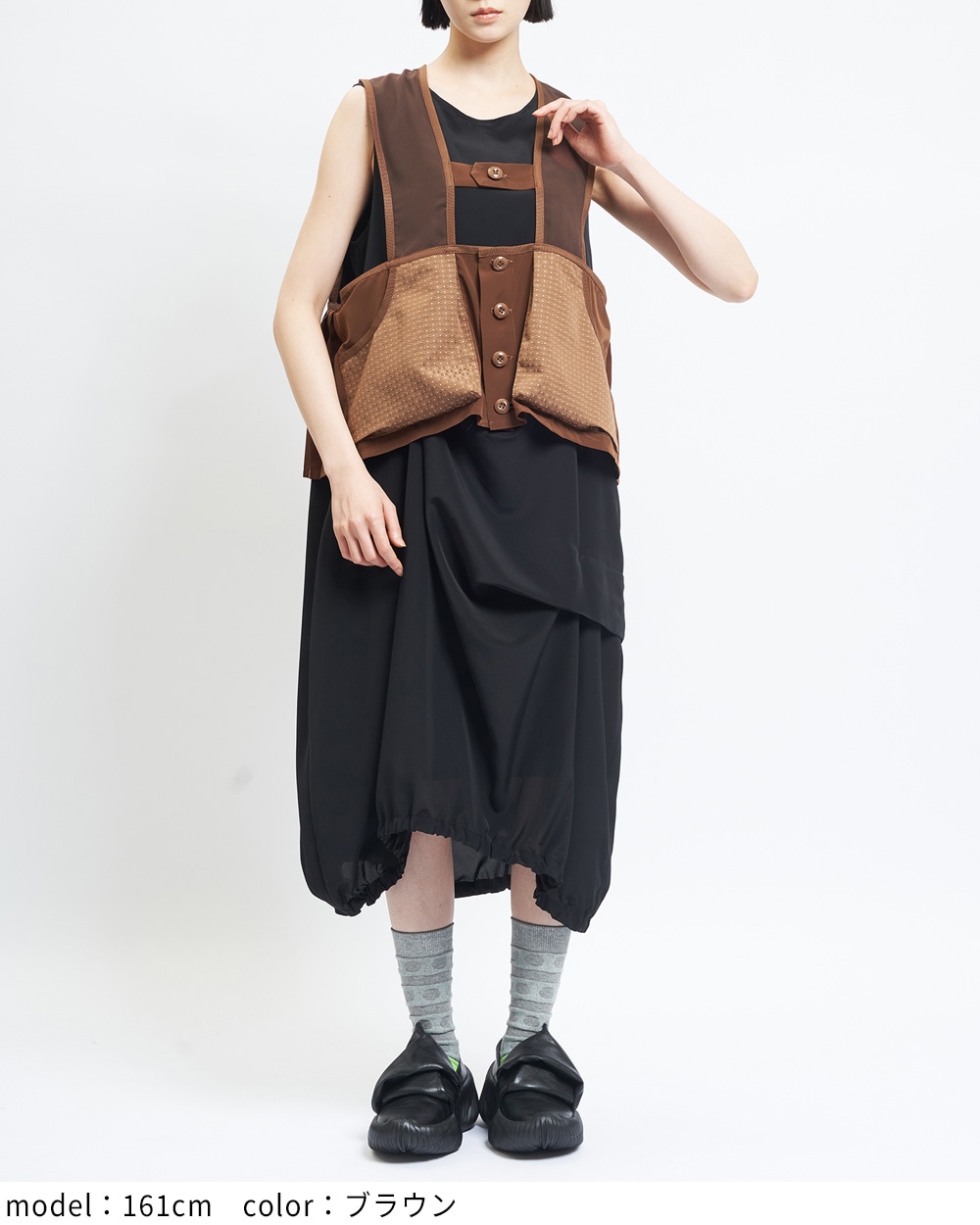 バックプリーツベスト