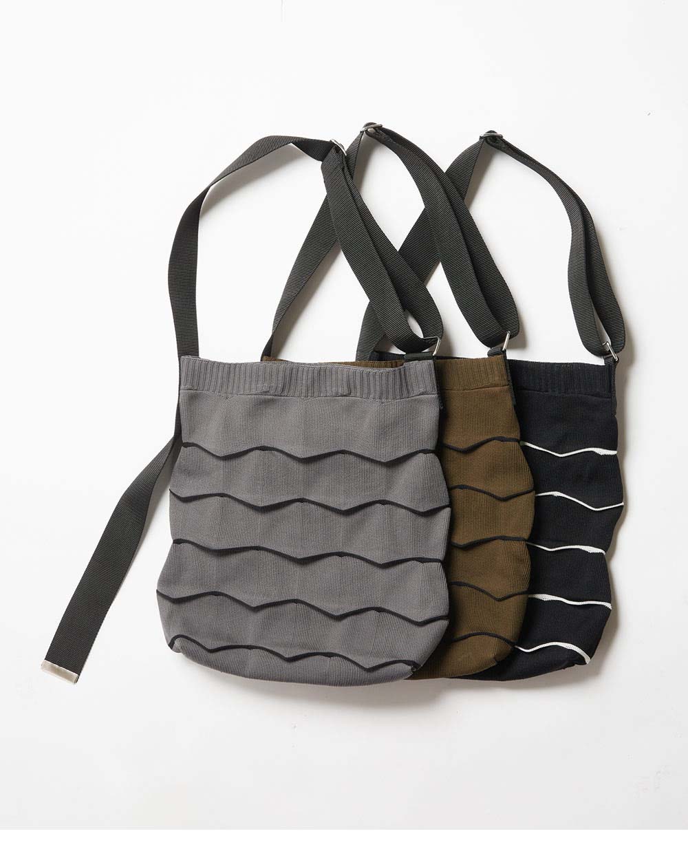 ウェーブショルダーバッグ