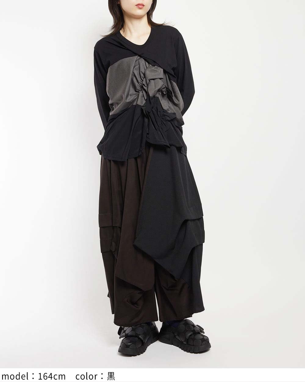 サイドタックパンツ