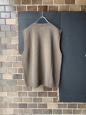 WASEWISLAND KNIT VIRGIN VESTɡKHAKI