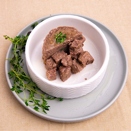 ドッグフード嫌いな愛犬へ。肉類93%、穀類0%の最高品質なプレミアム