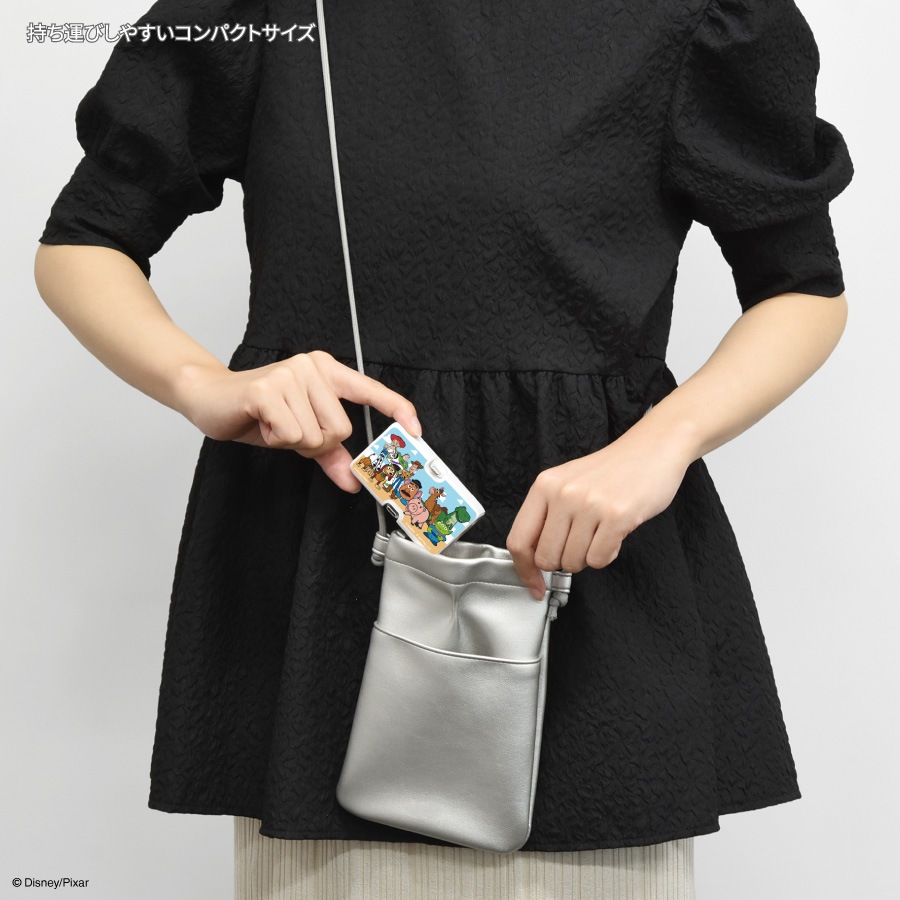 ディズニーキャラクター、ピクサーキャラクター ／ Lightning / Type-C コネクタ付き リチウムイオン充電器 4000mAh