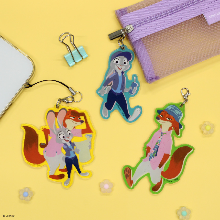 ディズニー　キャラクターグッズ　カラビナ　コンプリート　ストラップ　ガチャ BANDAI ディズニーキャラクター カラーコレクションチャーム yellow 全